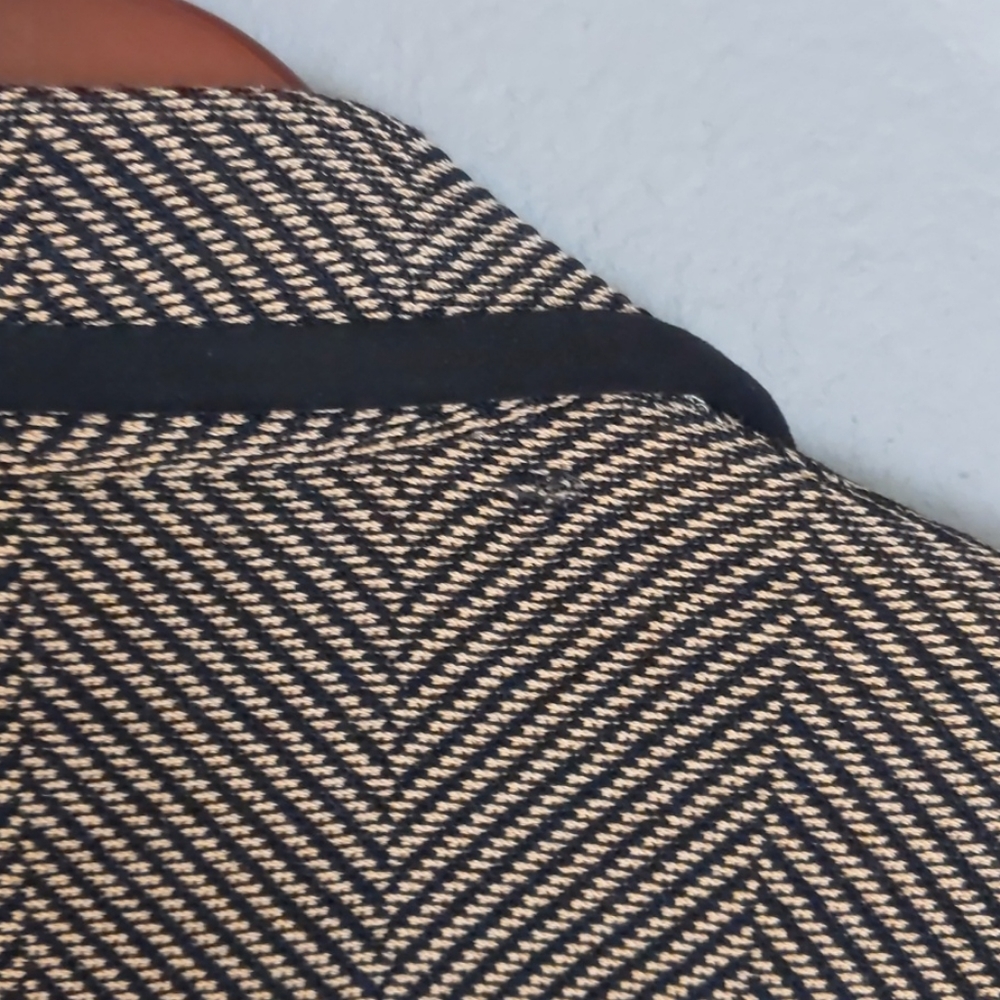 St. John Collection by Marie Gray Blazer - Picture 7 of 7